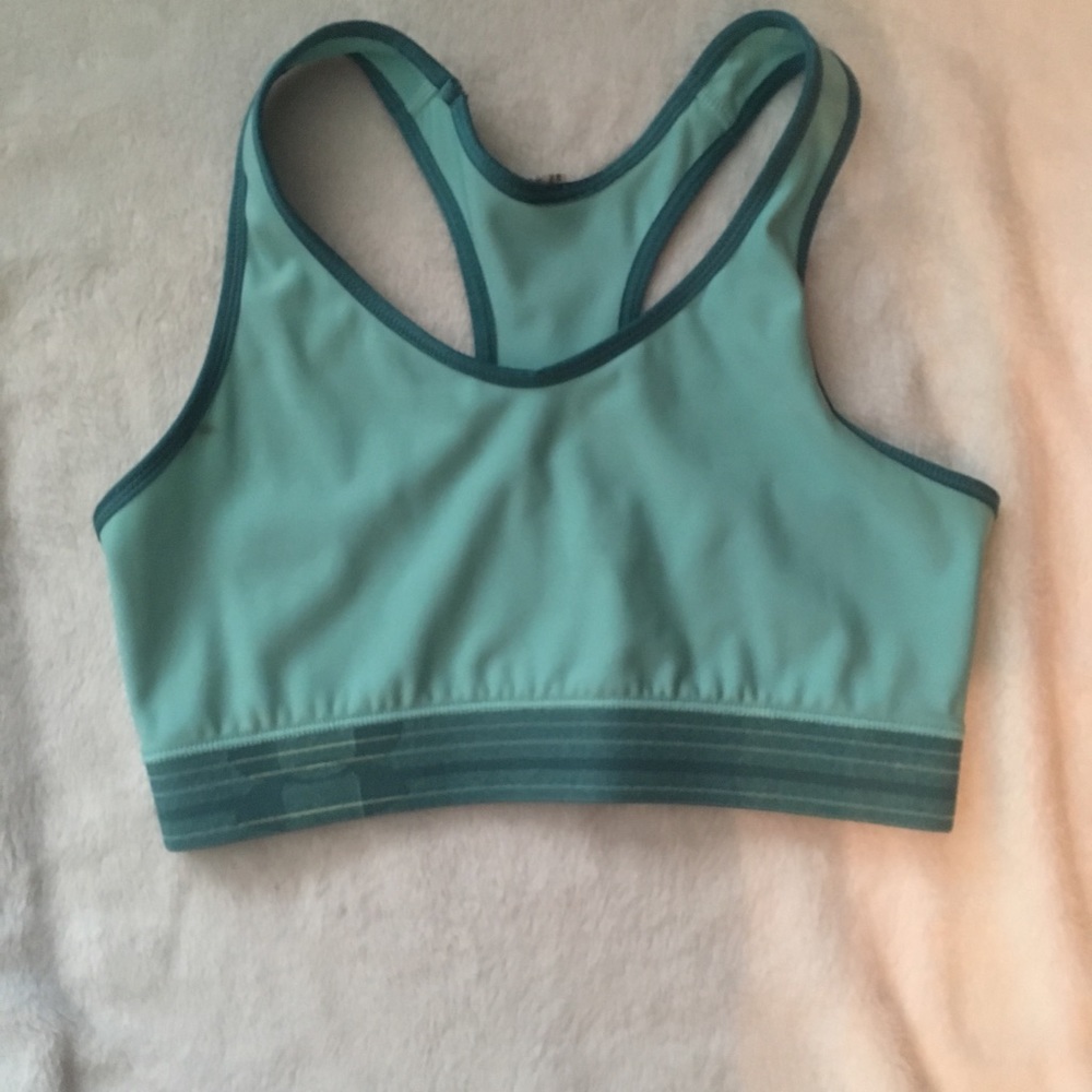 Underarmor sports bra